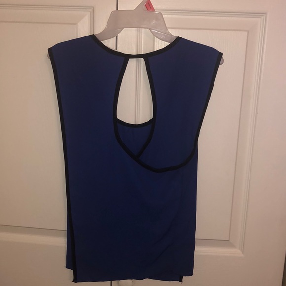 Top - Picture 2 of 2